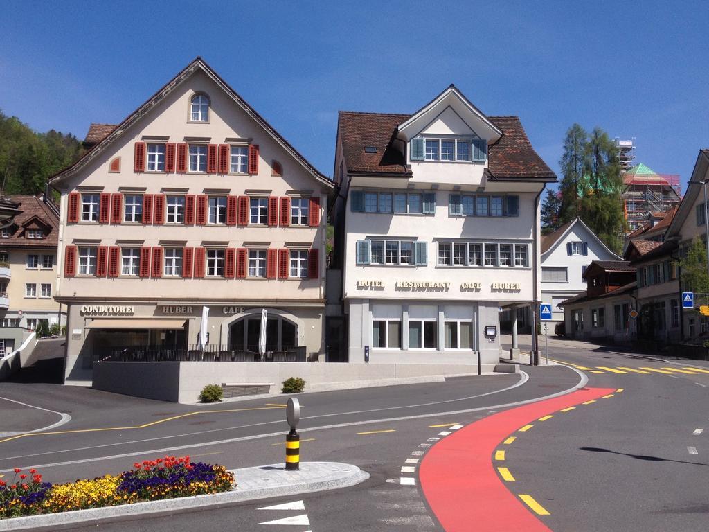 Cafe-Conditorei Hotel Huber Lichtensteig Exterior photo